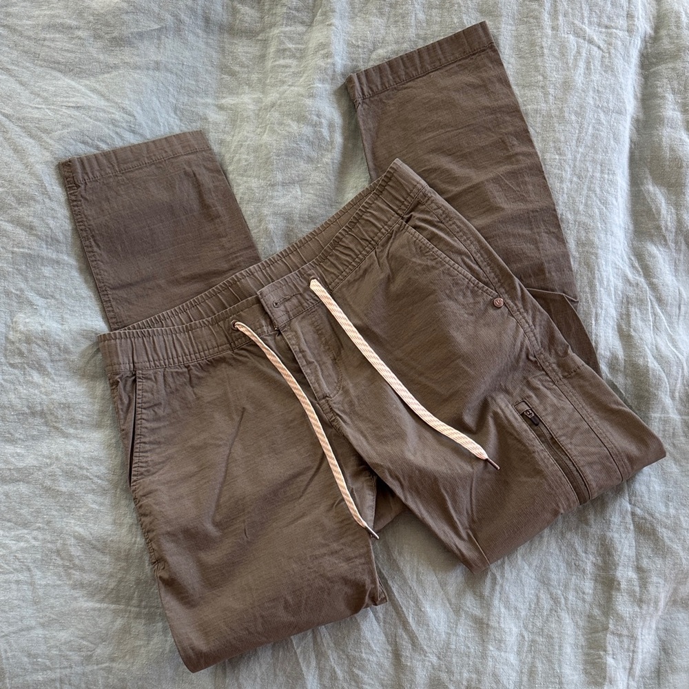 Vuori green women’s Pants